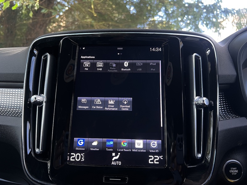 Volvo XC40 1.5 T3 R-Design SUV 5dr Petrol Auto Euro 6 (s/s) (163 ps) SUV Automatic Petrol | FULL SERVICE - U10786