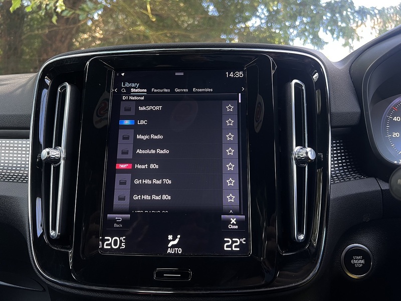 Volvo XC40 1.5 T3 R-Design SUV 5dr Petrol Auto Euro 6 (s/s) (163 ps) SUV Automatic Petrol | FULL SERVICE - U10786