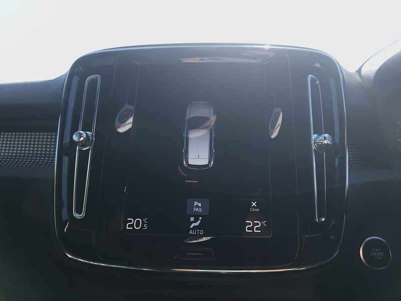 Volvo XC40 1.5 T3 R-Design SUV 5dr Petrol Auto Euro 6 (s/s) (163 ps) SUV Automatic Petrol | FULL SERVICE - U10786