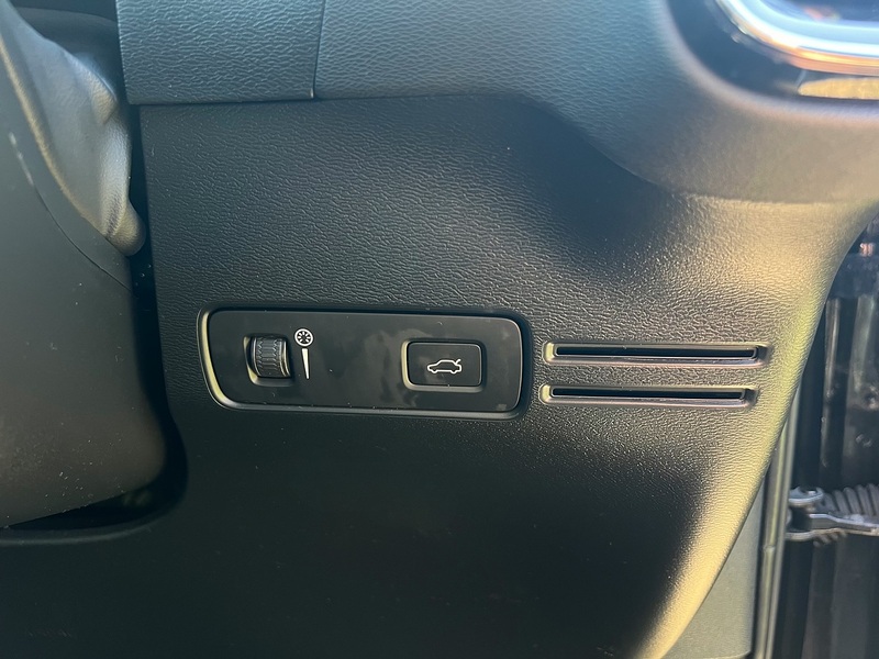 Volvo XC40 1.5 T3 R-Design SUV 5dr Petrol Auto Euro 6 (s/s) (163 ps) SUV Automatic Petrol | FULL SERVICE - U10786