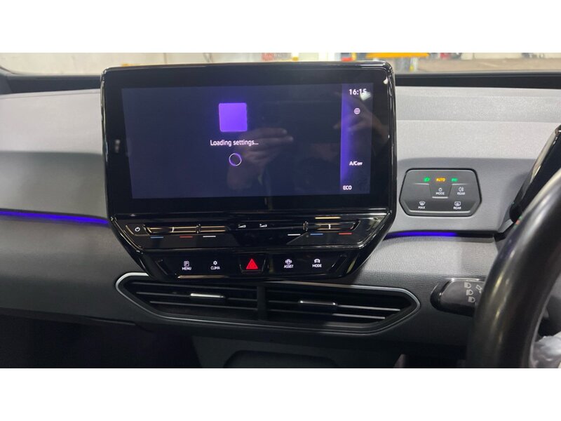 Volkswagen ID.3 Pro Performance 58kWh Life Hatchback 5dr Electric Auto (204 ps) - U10791