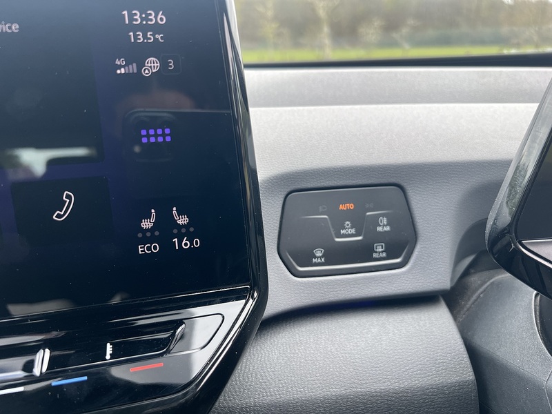 Volkswagen ID.3 Pro Performance 58kWh Life Hatchback 5dr Electric Auto (204 ps) - U10791