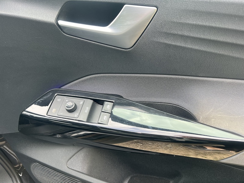 Volkswagen ID.3 Pro Performance 58kWh Life Hatchback 5dr Electric Auto (204 ps) - U10791