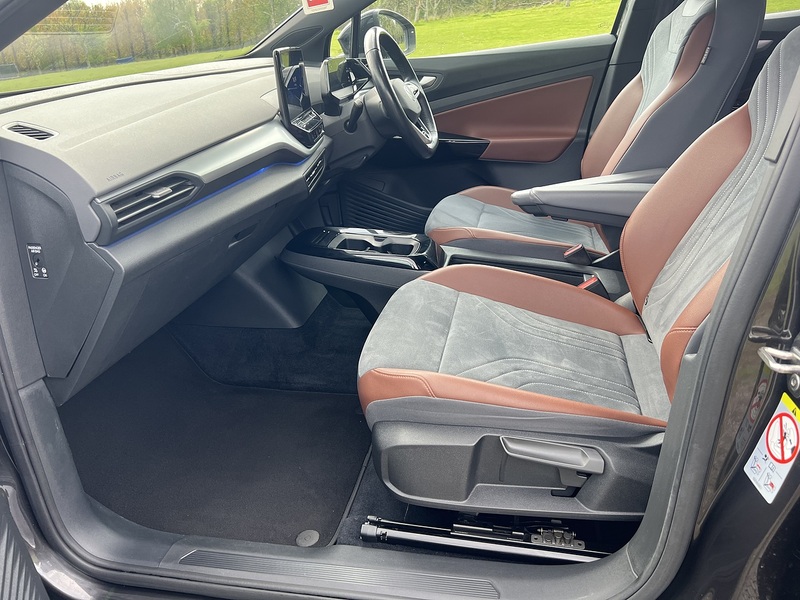 Volkswagen ID.4 Pro Performance 77kWh 1ST Edition SUV 5dr Electric Auto (204 ps) SUV Automatic Electric | 1 FORMER - U10792