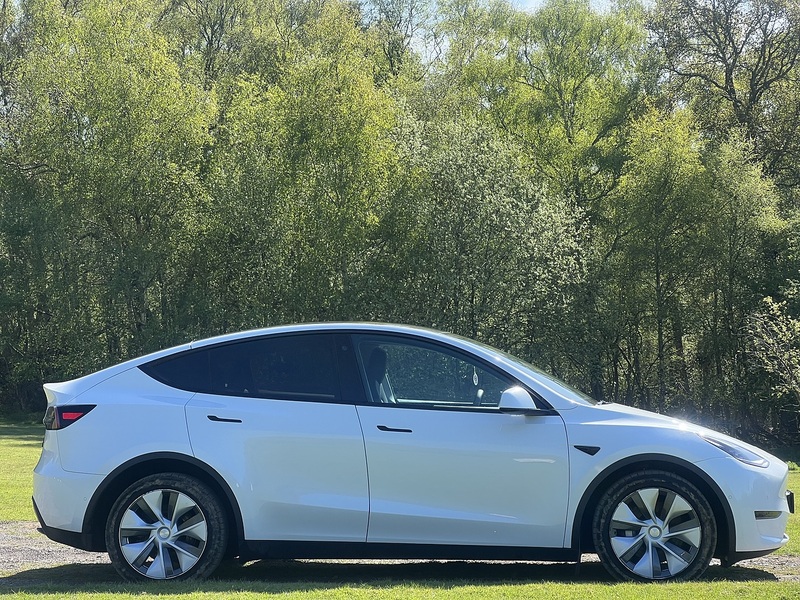 Tesla Model Y (Dual Motor) Long Range SUV 5dr Electric Auto 4WDE (384 bhp) | 1 FORMER OWNER|VAT QUALIFYING - U10794