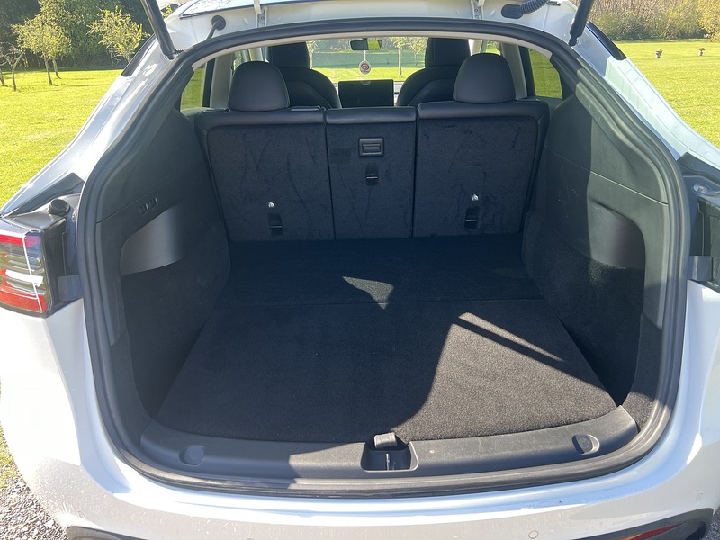 Tesla Model Y (Dual Motor) Long Range SUV 5dr Electric Auto 4WDE (384 bhp) | 1 FORMER OWNER|VAT QUALIFYING - U10794