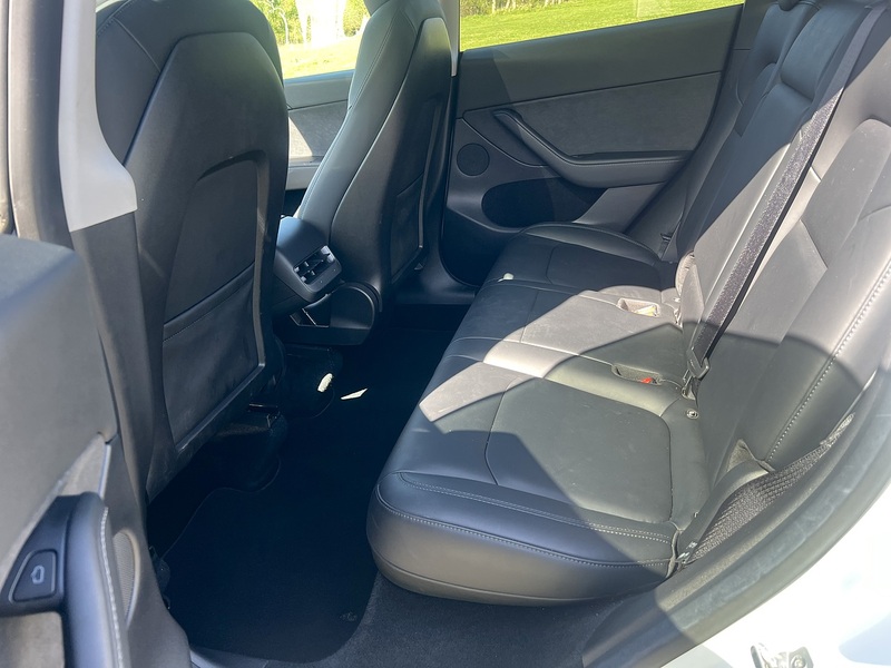 Tesla Model Y (Dual Motor) Long Range SUV 5dr Electric Auto 4WDE (384 bhp) | 1 FORMER OWNER|VAT QUALIFYING - U10794