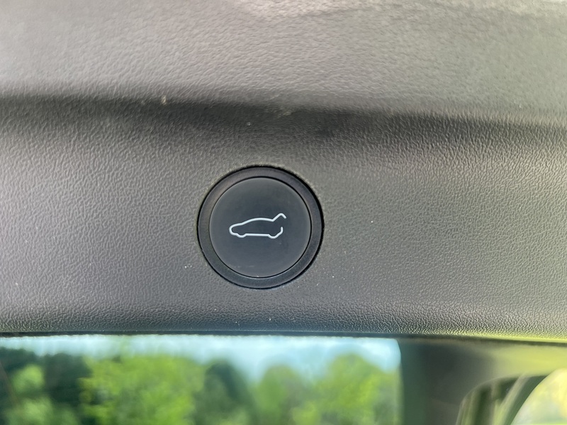 Tesla Model Y (Dual Motor) Long Range SUV 5dr Electric Auto 4WDE (384 bhp) | 1 PREVIOUS KEEPER|VAT Q - U10796