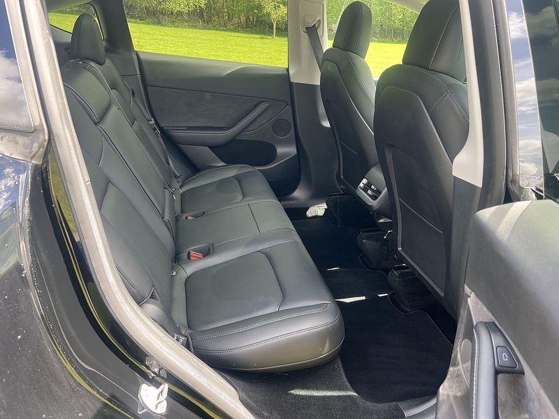 Tesla Model Y (Dual Motor) Long Range SUV 5dr Electric Auto 4WDE (384 bhp) | 1 PREVIOUS KEEPER|VAT Q - U10796