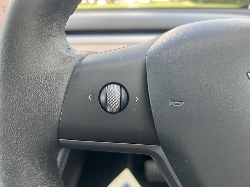 Tesla Model Y (Dual Motor) Long Range SUV 5dr Electric Auto 4WDE (384 bhp) | 1 PREVIOUS KEEPER|VAT Q - U10796