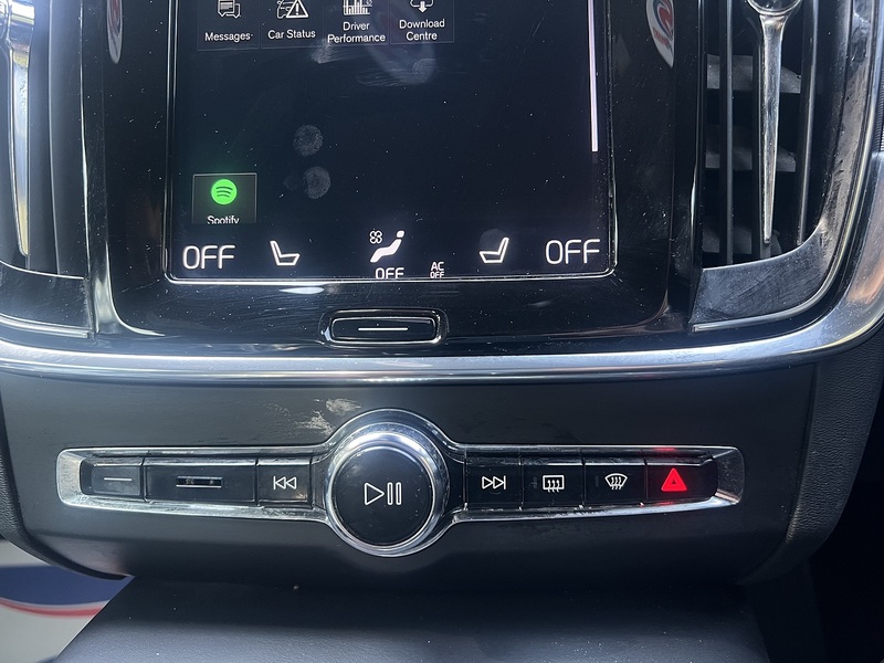 Volvo S90 2.0 T4 GPF R-Design Saloon 4dr Petrol Auto Euro 6 (s/s) (190 ps) Saloon Automatic Petrol | - U10797