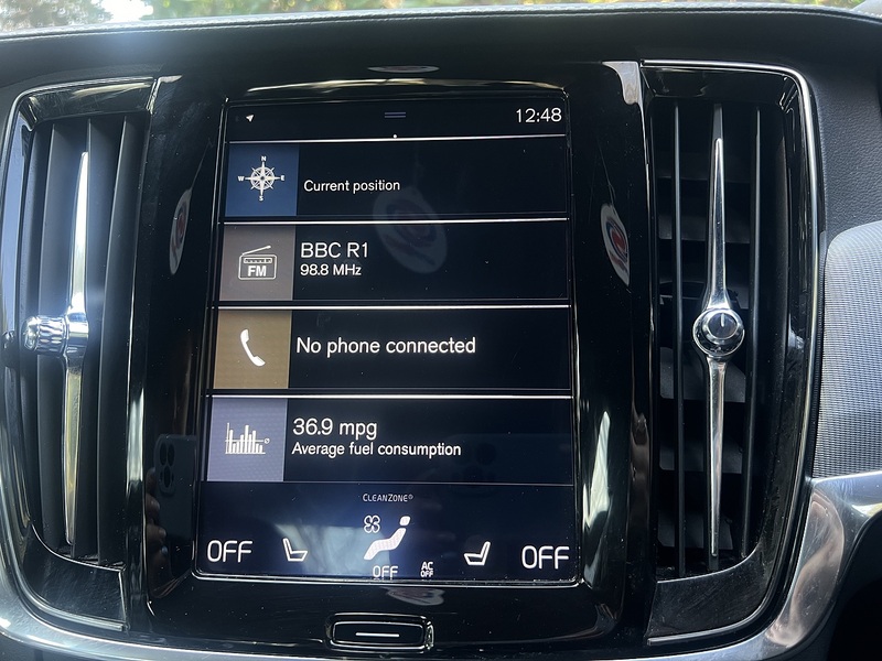 Volvo S90 2.0 T4 GPF R-Design Saloon 4dr Petrol Auto Euro 6 (s/s) (190 ps) Saloon Automatic Petrol | - U10797