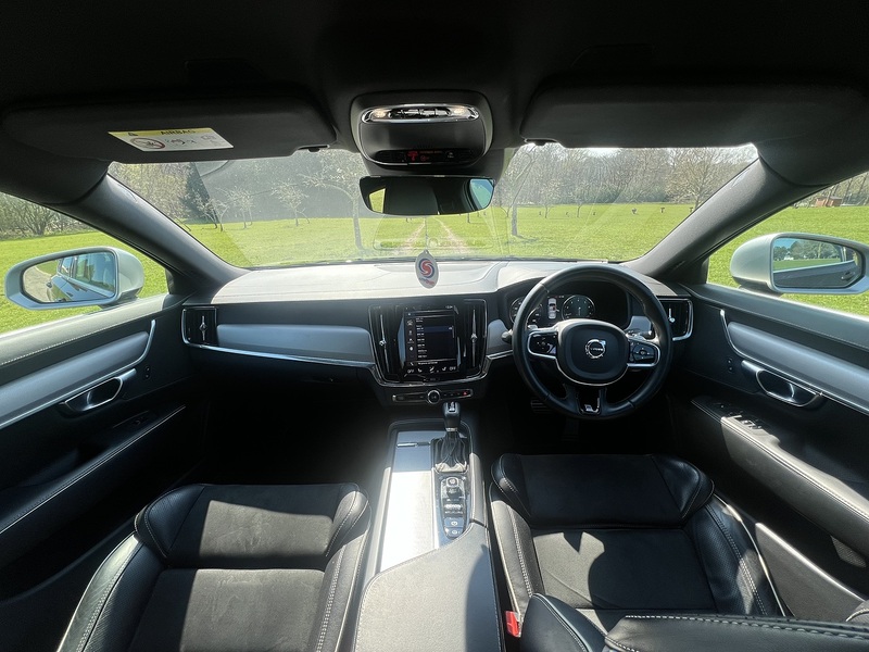 Volvo S90 2.0 T4 GPF R-Design Saloon 4dr Petrol Auto Euro 6 (s/s) (190 ps) Saloon Automatic Petrol | - U10797