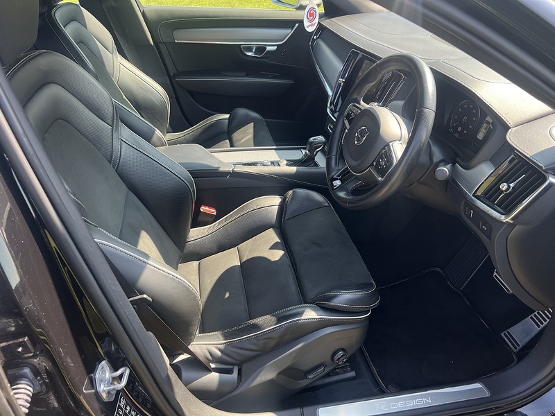 Volvo S90 2.0 T4 GPF R-Design Saloon 4dr Petrol Auto Euro 6 (s/s) (190 ps) Saloon Automatic Petrol | - U10797