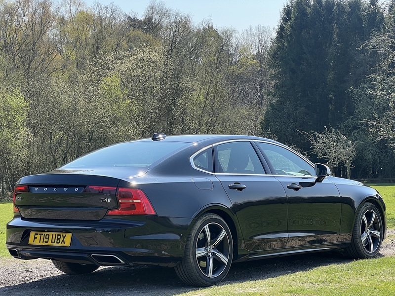 Volvo S90 2.0 T4 GPF R-Design Saloon 4dr Petrol Auto Euro 6 (s/s) (190 ps) Saloon Automatic Petrol | - U10797