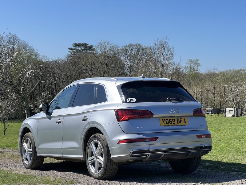 Audi Q5 2.0 TDI 40 S line SUV 5dr Diesel S Tronic quattro Euro 6 (s/s) (190 ps) SUV Automatic Diesel | - U10801