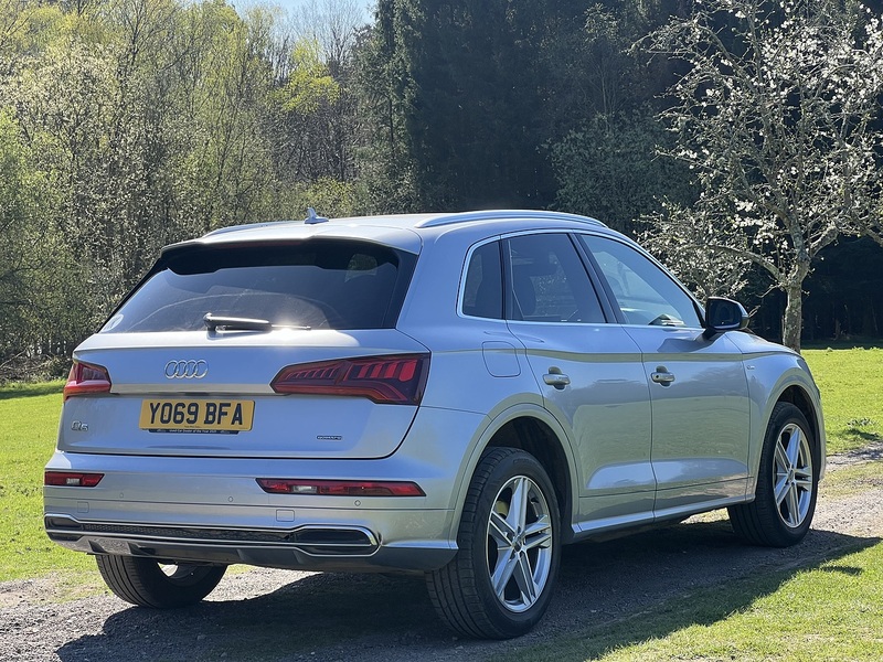 Audi Q5 2.0 TDI 40 S line SUV 5dr Diesel S Tronic quattro Euro 6 (s/s) (190 ps) SUV Automatic Diesel | - U10801