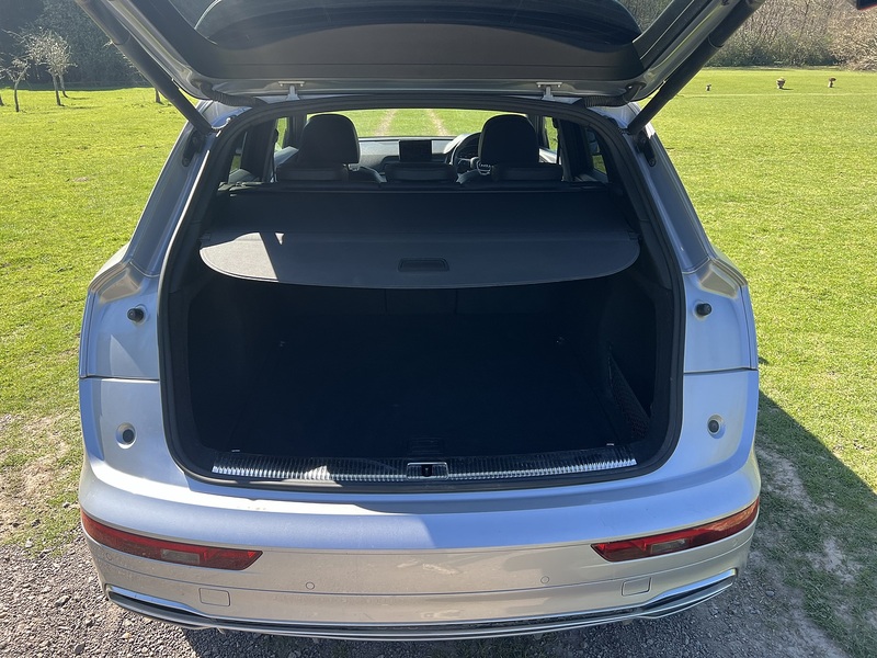 Audi Q5 2.0 TDI 40 S line SUV 5dr Diesel S Tronic quattro Euro 6 (s/s) (190 ps) SUV Automatic Diesel | - U10801