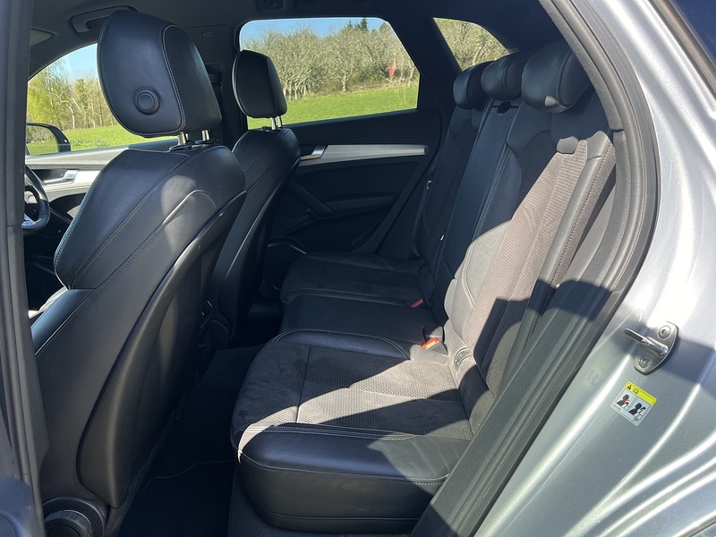 Audi Q5 2.0 TDI 40 S line SUV 5dr Diesel S Tronic quattro Euro 6 (s/s) (190 ps) SUV Automatic Diesel | - U10801