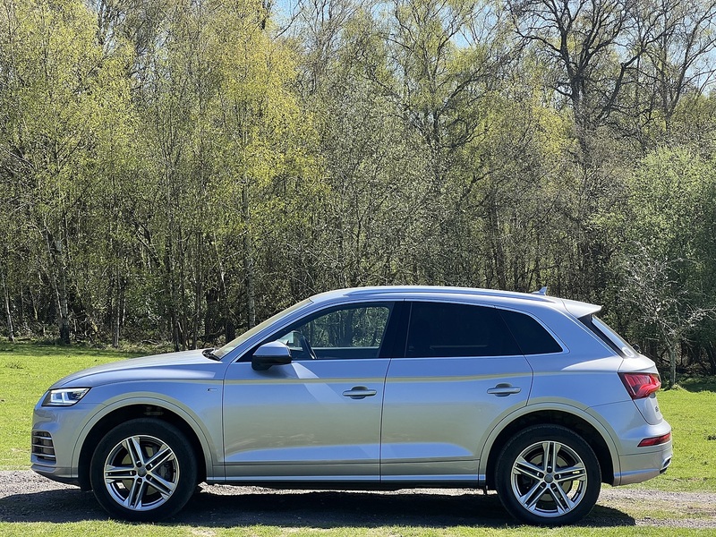 Audi Q5 2.0 TDI 40 S line SUV 5dr Diesel S Tronic quattro Euro 6 (s/s) (190 ps) SUV Automatic Diesel | - U10801