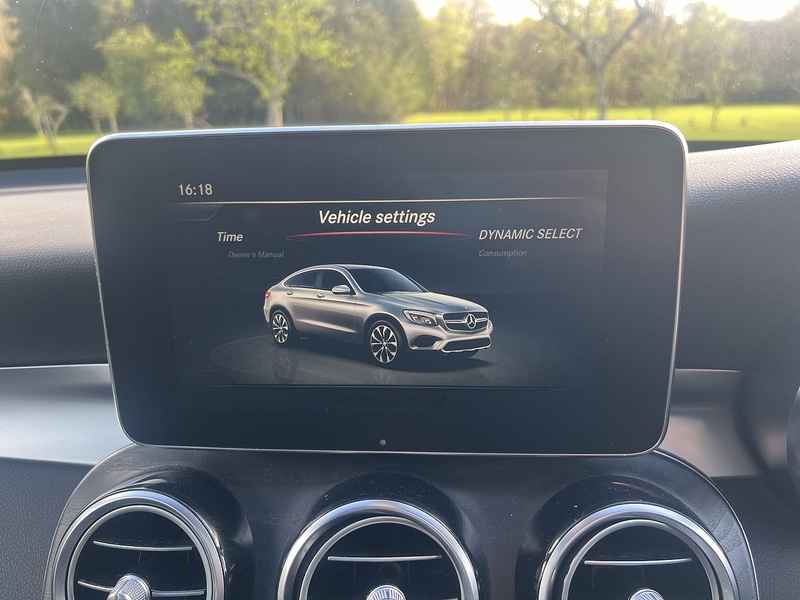 Mercedes-Benz GLC 2.1 GLC250d AMG Line (Premium Plus) Coupe 5dr Diesel G-Tronic 4MATIC Euro 6 (s/s) (204 ps) SUV - U10804