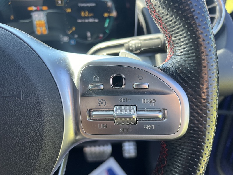 Mercedes-Benz GLB 2.0 GLB200d AMG Line (Premium) SUV 5dr Diesel 8G-DCT Euro 6 (s/s) (150 ps) - U10806