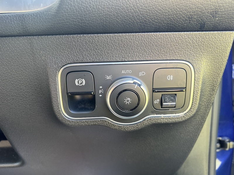 Mercedes-Benz GLB 2.0 GLB200d AMG Line (Premium) SUV 5dr Diesel 8G-DCT Euro 6 (s/s) (150 ps) - U10806