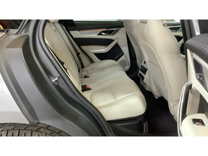 Jaguar F-PACE 2.0 P400e 17.1kWh R-Dynamic SE SUV 5dr Petrol Plug-in Hybrid Auto AWD Euro 6 (s/s) (404 ps) - U10810