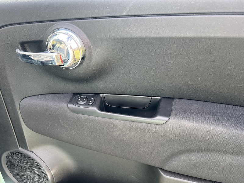 Fiat 500 1.2 Lounge Hatchback 3dr Petrol Manual Euro 6 (s/s) (69 bhp) Hatchback Manual Petrol | 1 FORMER - U10815