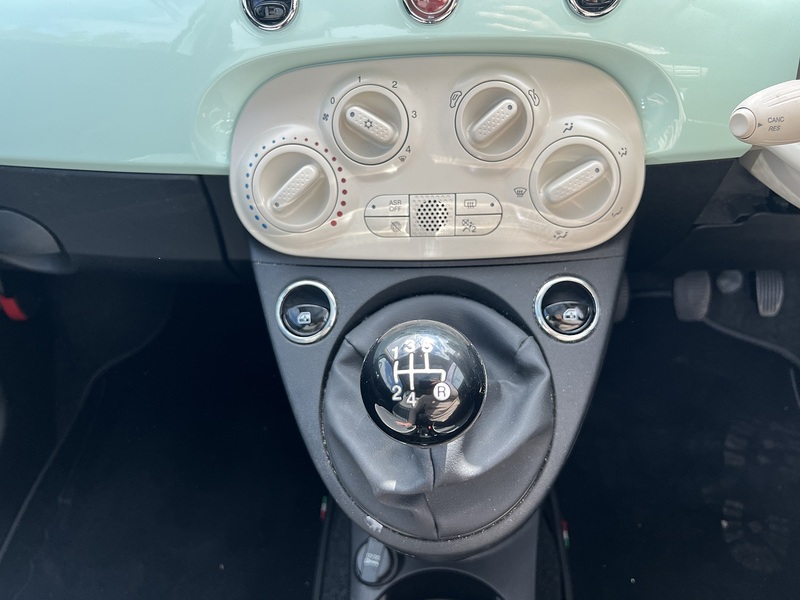 Fiat 500 1.2 Lounge Hatchback 3dr Petrol Manual Euro 6 (s/s) (69 bhp) Hatchback Manual Petrol | 1 FORMER - U10815
