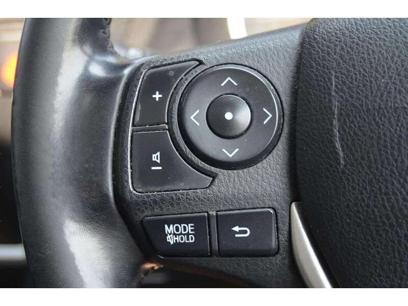 Toyota Auris 1.8 VVT-h Excel Touring Sports 5dr Petrol Hybrid CVT Euro 5 (s/s) (136 ps) - U10817