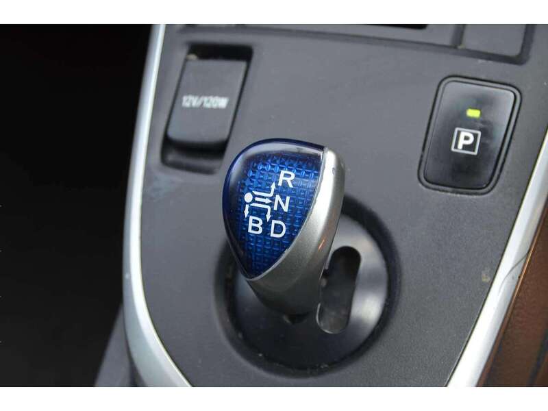 Toyota Auris 1.8 VVT-h Excel Touring Sports 5dr Petrol Hybrid CVT Euro 5 (s/s) (136 ps) - U10817