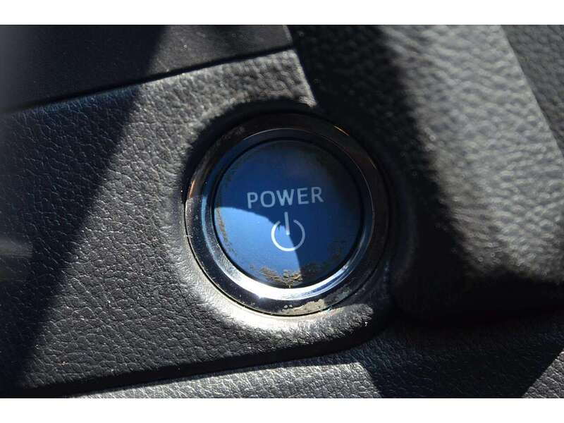 Toyota Auris 1.8 VVT-h Excel Touring Sports 5dr Petrol Hybrid CVT Euro 5 (s/s) (136 ps) - U10817