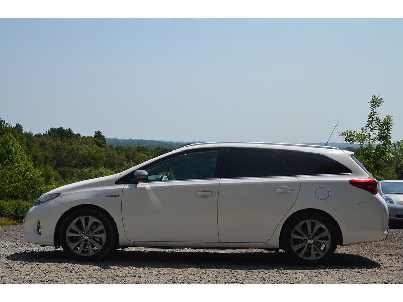 Toyota Auris 1.8 VVT-h Excel Touring Sports 5dr Petrol Hybrid CVT Euro 5 (s/s) (136 ps) - U10817