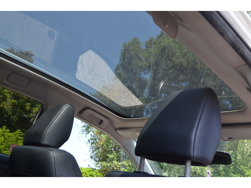 Toyota Auris 1.8 VVT-h Excel Touring Sports 5dr Petrol Hybrid CVT Euro 5 (s/s) (136 ps) - U10817