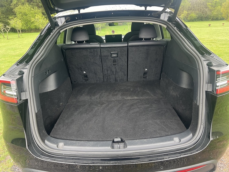 Tesla Model Y Long Range - U10819