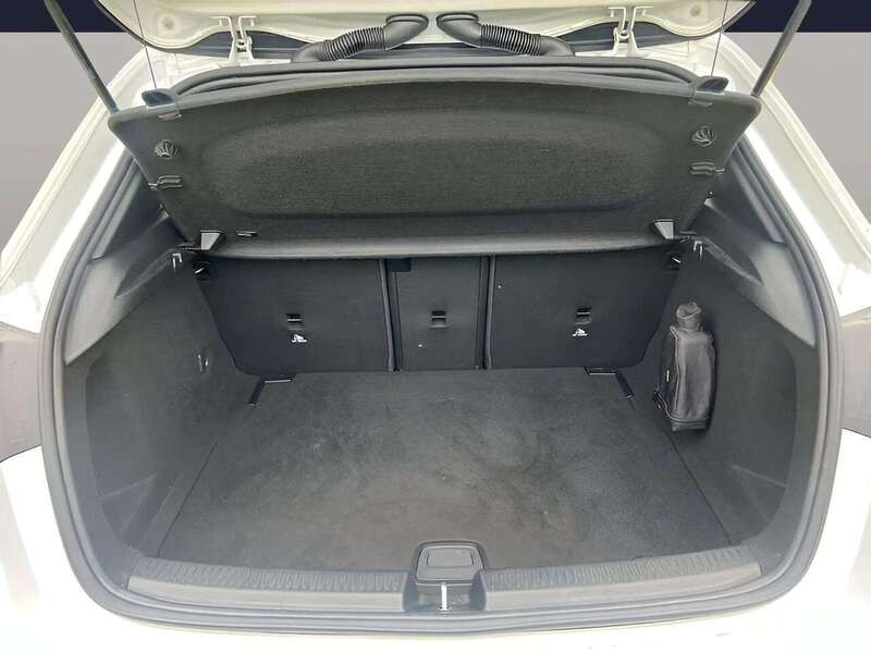 Mercedes-Benz A Class 1.3 A180 AMG Line Hatchback 5dr Petrol 7G-DCT Euro 6 (s/s) (136 ps) Hatchback Automatic Petrol | - U10822
