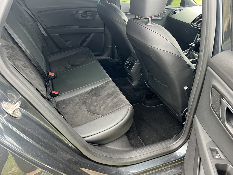 SEAT Leon 1.5 TSI EVO FR Black Edition Hatchback 5dr Petrol Manual Euro 6 (s/s) (130 ps) | FULL HISTORY|1 - U10827