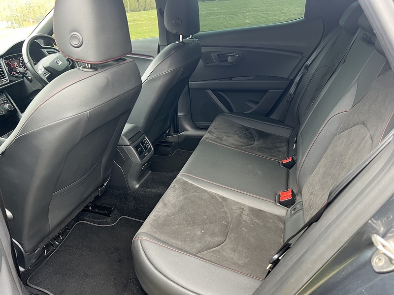 SEAT Leon 1.5 TSI EVO FR Black Edition Hatchback 5dr Petrol Manual Euro 6 (s/s) (130 ps) | FULL HISTORY|1 - U10827