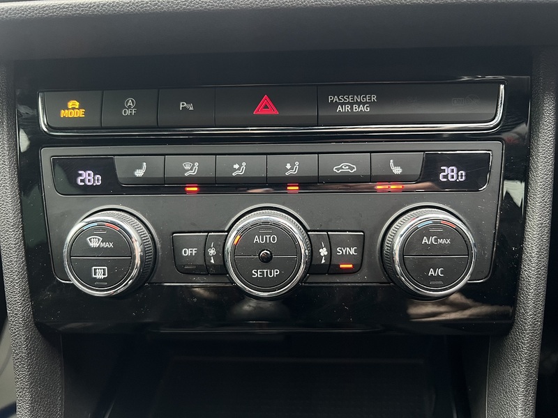 SEAT Leon 1.5 TSI EVO FR Black Edition Hatchback 5dr Petrol Manual Euro 6 (s/s) (130 ps) | FULL HISTORY|1 - U10827