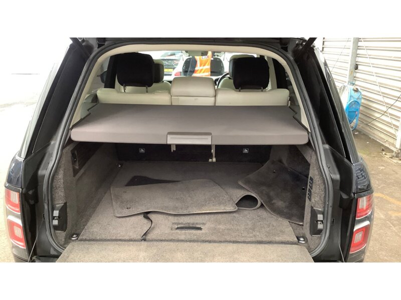 Land Rover Range Rover 3.0 SD V6 Vogue SUV 5dr Diesel Auto 4WD Euro 6 (s/s) (275 ps) SUV Automatic Diesel | PAN - U10831