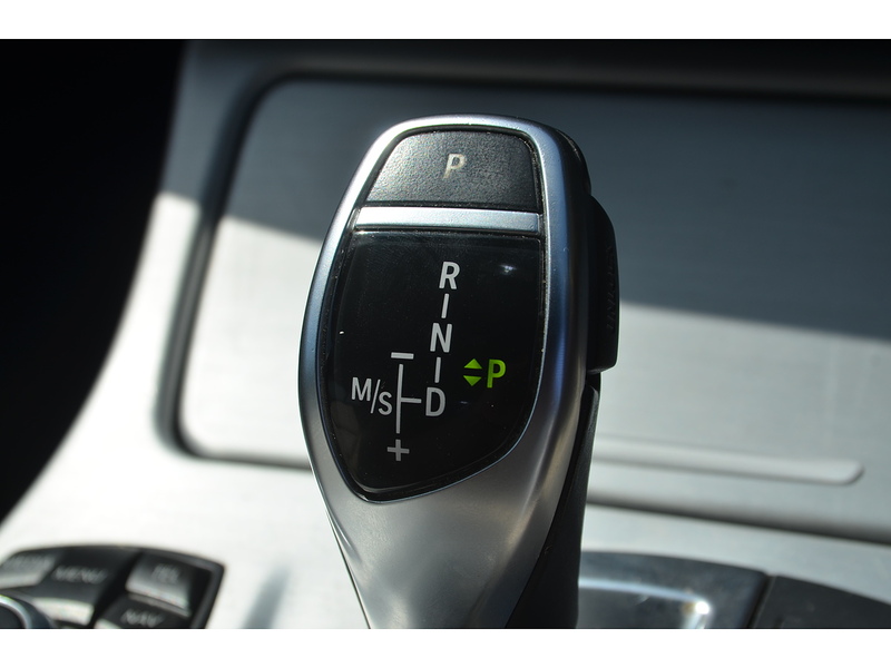 BMW 5 Series 2.0 520d M Sport Touring 5dr Diesel Auto Euro 5 (s/s) (184 ps) - U10832