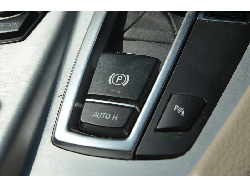 BMW 5 Series 2.0 520d M Sport Touring 5dr Diesel Auto Euro 5 (s/s) (184 ps) - U10832