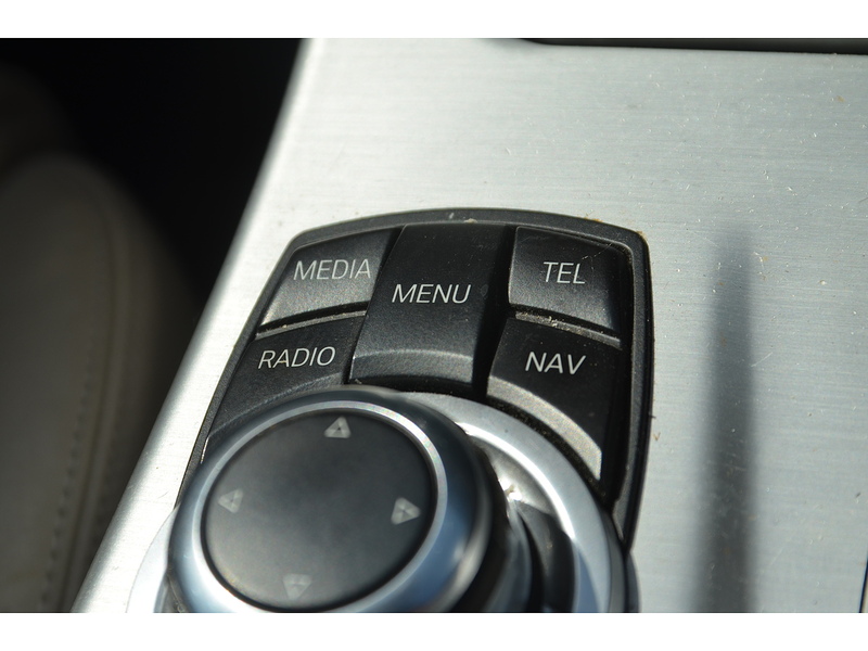 BMW 5 Series 2.0 520d M Sport Touring 5dr Diesel Auto Euro 5 (s/s) (184 ps) - U10832