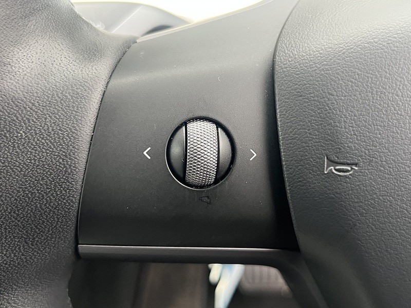 Tesla Model Y (Dual Motor) Long Range SUV 5dr Electric Auto 4WDE (384 bhp) | PAN ROOF|PRIVACY|R/CAM SUV Automatic - U10837