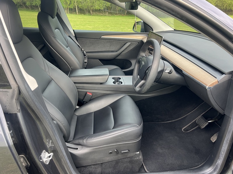 Tesla Model Y (Dual Motor) Long Range SUV 5dr Electric Auto 4WDE (384 bhp) SUV Automatic Electric | 1 PREVIOUS - U10839