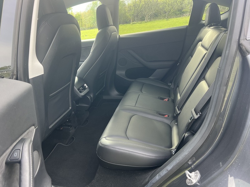 Tesla Model Y (Dual Motor) Long Range SUV 5dr Electric Auto 4WDE (384 bhp) SUV Automatic Electric | 1 PREVIOUS - U10839