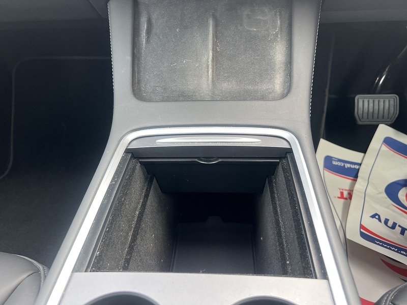 Tesla Model Y (Dual Motor) Long Range SUV 5dr Electric Auto 4WDE (384 bhp) SUV Automatic Electric | 1 PREVIOUS - U10839