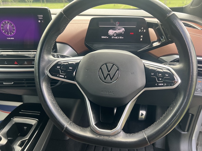 Volkswagen ID.4 Pure 52kWh Life SUV 5dr Electric Auto (148 ps) | 1 FORMER KEEPER| VAT Q - U10840