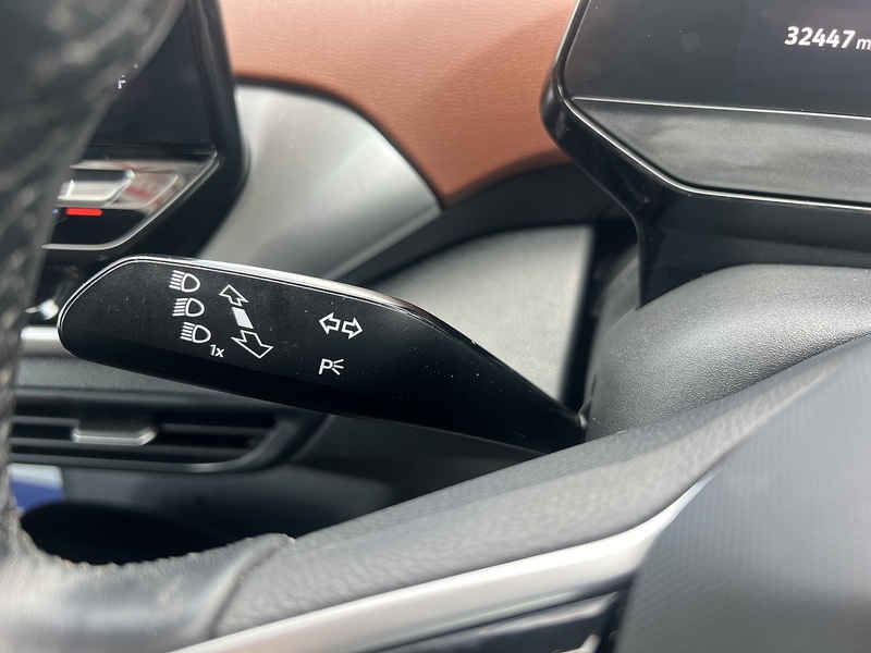 Volkswagen ID.4 Pure 52kWh Life SUV 5dr Electric Auto (148 ps) | 1 FORMER KEEPER| VAT Q - U10840